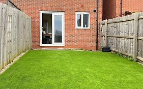 Good For Company Let 2-Bed In Coventry 2X Parking