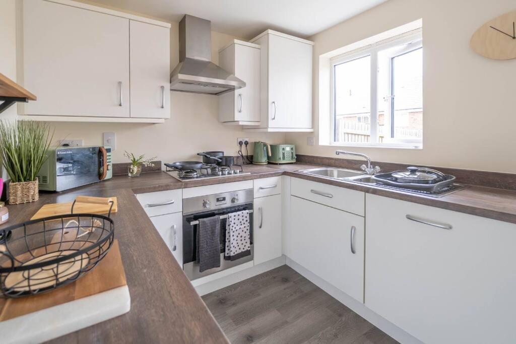 Good For Company Let 2-Bed In Coventry 2X Parking Apartment Exterior photo